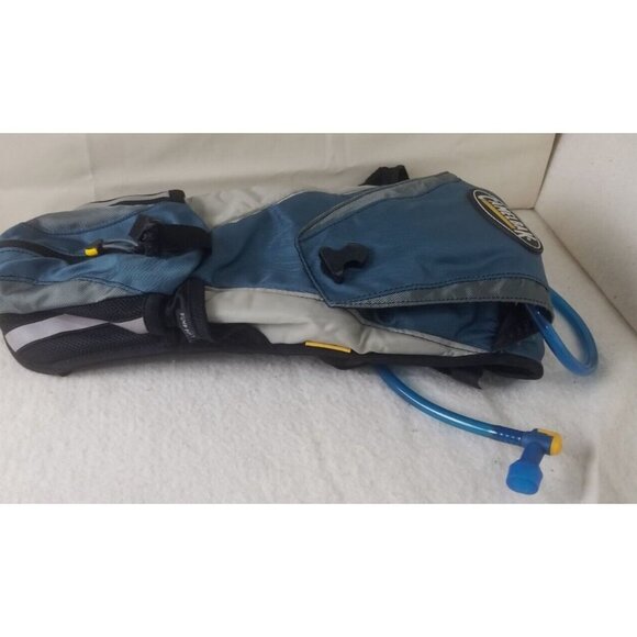 Camelbak Rogue Hydration Pack With Bladder Pocket Biking H20 Backpack Blue Gray - Picture 5 of 11